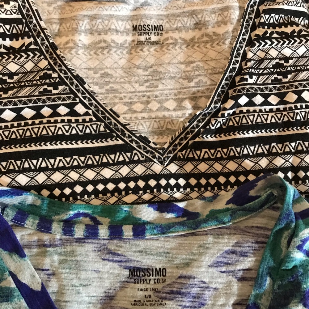 V neck bundle - Picture 3 of 3